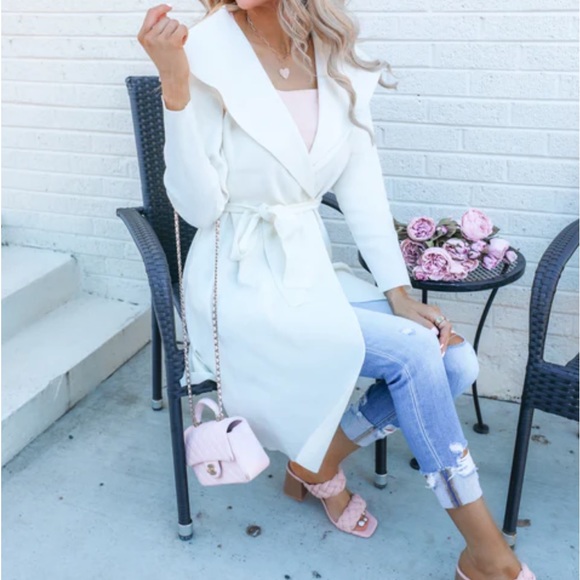 20 Wide Collar Knit Wrap/Coat - Picture 3 of 3